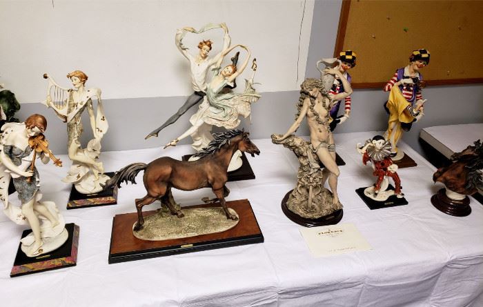 Massive collection of Giuseppe Armani figurines - many are limited edition (see the bottom half of the photo gallery for indiviual photos of the figurines)