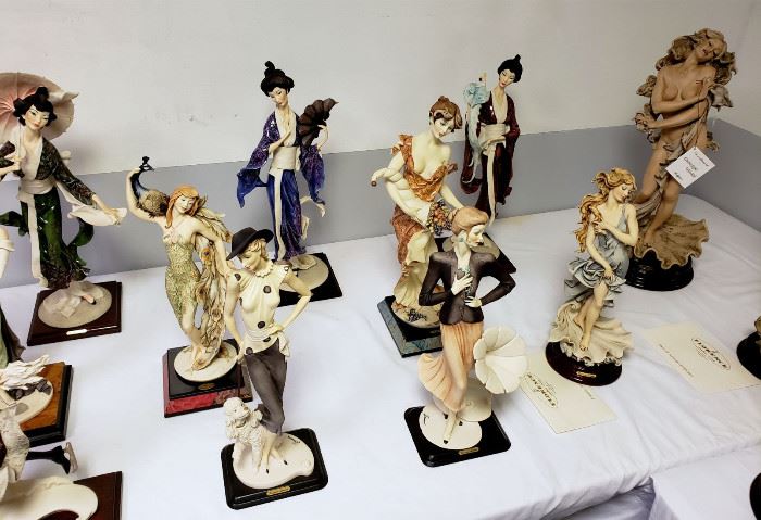Massive collection of Giuseppe Armani figurines - many are limited edition (see the bottom half of the photo gallery for indiviual photos of the figurines)