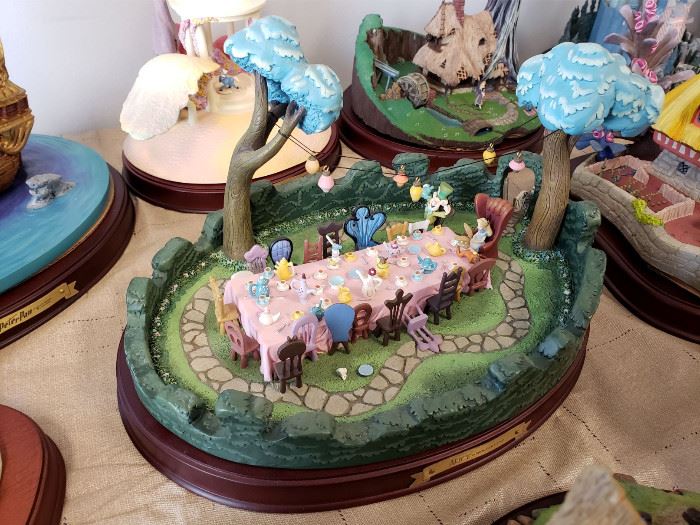 Walt Disney Classics Collection - Enchanted Places - Alice in Wonderland - "A Tea Party in Wonderland"