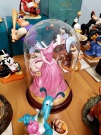 Walt Disney Classics Collection - Sleeping Beauty - Princess Aurora's Dress / A Dress a Princess Can Be Proud Of