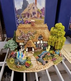 Lilliput Lane - The British Collection - "Canterbury Bells"