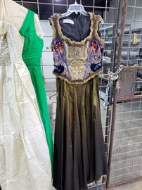 Beautiful Ella Singh couture 2-piece set - long skirt and sleeveless top. Size 14