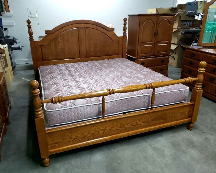 Oak king bedroom set - king bed with mattress / boxsprings, 2 nightstands, dresser with mirror, and armoire