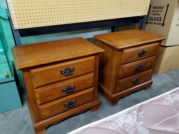 Oak king bedroom set - king bed with mattress / boxsprings, 2 nightstands, dresser with mirror, and armoire