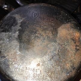 VINTAGE WAGNER WARE SIDNEY CAST IRON SKILLET