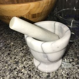 FOOTED MORTAR AND PESTLE SET, SPICE HERB GRINDER, MARBLE