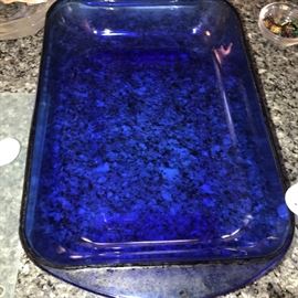 GLASS CASSEROLE BAKING DISH