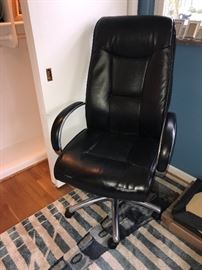 OFFICE CHAIR