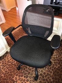 OFFICE CHAIR