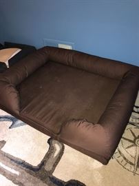 LARGE DOG BED
