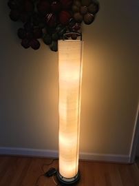 TALL ROUND FLOOR LAMP