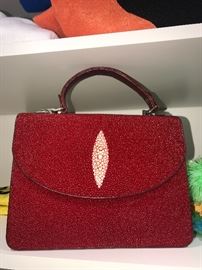 WOMEN'S HANDBAGS