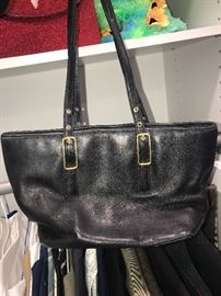 WOMEN'S HANDBAGS