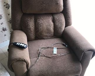 POWER LIFT MASSAGE RECLINER
