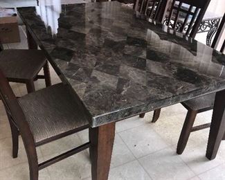 DINING TABLE W/6 CHAIRS