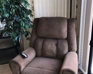 POWER LIFT MASSAGE RECLINER