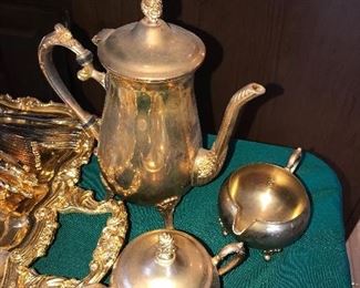 VINTAGE TEA POT