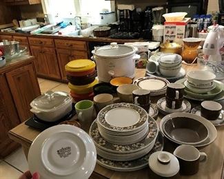 Mikissa Dinnerware, Coffee Makers, Pyrex, Tupperware, Sunbeam Mixer