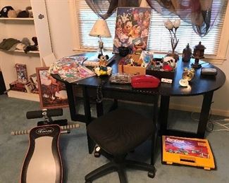 Misc. VinOver 5,000 sf of Furniture, Tools, equipment, vintage and newer items.

Lots of general household and useful items, kitchen items, garage and workshop items.

Bedroom Furniture, Living Room, Dining Room, Kitchen, Appliances.

Automobiles available for pre sale: 
2001 Saturn L200  
2003 Saturn Vue 

Furniture: 
Vintage Glass top table & 4 chairs
Modern Marble Coffee Table
XRocker gaming chairs
Futon
3 Modern Swivel bar stools
Leather sofa, loveseat, and chair
Arbek Furniture:  King Size Wall Unit Bed (hidden compartments, lights, cabinets, 6 drawers under bed), Chest of Drawers, Dresser with Mirror.
Standard Size Bed, Queen Size Bed
Two Full Body Massage Reclining Chairs  Get a Way EMS, HWE Massage Chair
Small Tables
Standard size bed, queen size bed, Chest of Drawers Armoire, several bedside tables and night stands

Electronics ,Televisions, Stereo component systems, DVD Players. 
Musical Instruments - Acoustic guitar, Vintage Antonius Stradivarius P.fretzschner Violin handmad