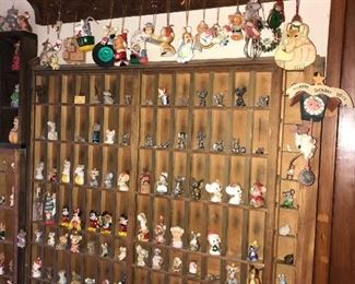 COLLECTION OF MINIATURE MICE FIGURINES