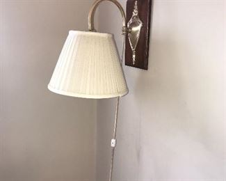 BEDROOM LIGHT WALL FIXTURE