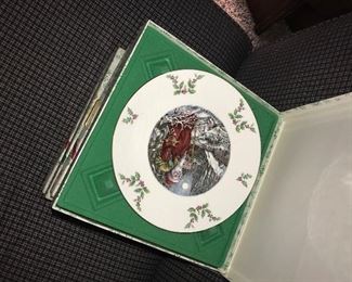 ROYAL DOULTON MERRY CHRISTMAS PLATE 