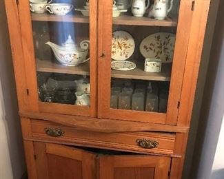 ANTIQUE COUNTRY PRIMITIVE KITCHEN CHINA CABINET HUTCH