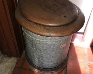 ANTIQUE BUCKET STYLE PORTABLE TOILET 