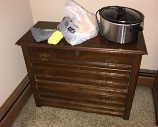 ANTIQUE TRIPLE DRAWER DRESSER 