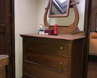 ANTIQUE BEDROOM DRESSER CHEST W/ MIRROR 