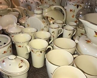 HUGE COLLECTION OF VINTAGE HALL'S AUTUMN LEAVES DINNERWARE