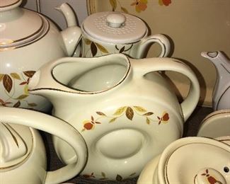 HUGE COLLECTION OF VINTAGE HALL'S AUTUMN LEAVES DINNERWARE