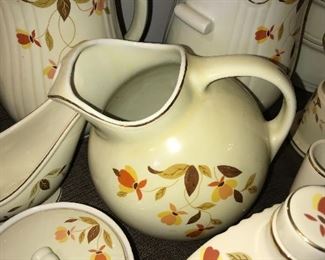 HUGE COLLECTION OF VINTAGE HALL'S AUTUMN LEAVES DINNERWARE