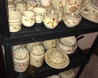 HUGE COLLECTION OF VINTAGE HALL'S AUTUMN LEAVES DINNERWARE