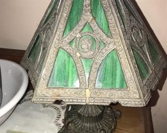 ANTIQUE CAMEO STAINED GLASS LAMP