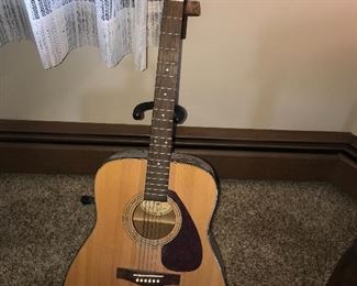 YAMAHA GUITAR