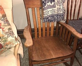 ANTIQUE ROCKER CHAIR