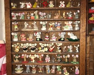 COLLECTION OF MINIATURE MICE / MOUSE FIGURINES