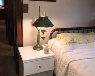 WHITE NIGHTSTAND