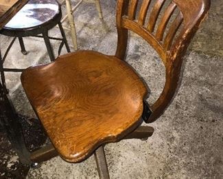 ANTIQUE OFFICE CHAIR