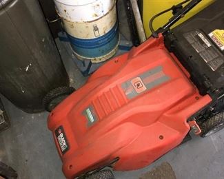 BLACK AND DECKER ELECTRIC LAWN MOWER 
