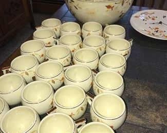 HUGE COLLECTION OF VINTAGE HALL'S AUTUMN LEAVES DINNERWARE