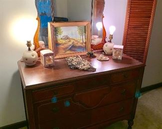 ANTIQUE VICTORIAN DRESSER WITH ETCHED MIRROR