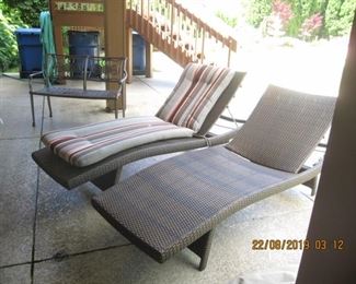 2 chaise sold