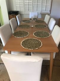 Table with 8 chairs 