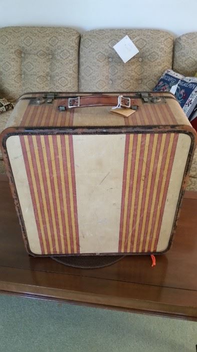 1930's Oshkosh luggage--wonderful condition