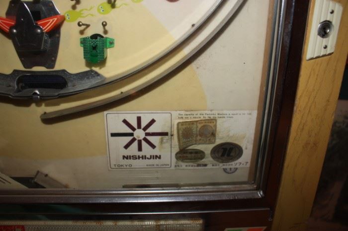 Vintage pin ball machine (Nishijin Japan) 