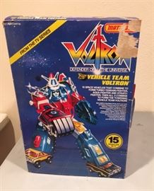 Voltron: 1985 Matchbox Voltron 15 Vehicle Team RR0502  https://www.ebay.com/itm/123750997295