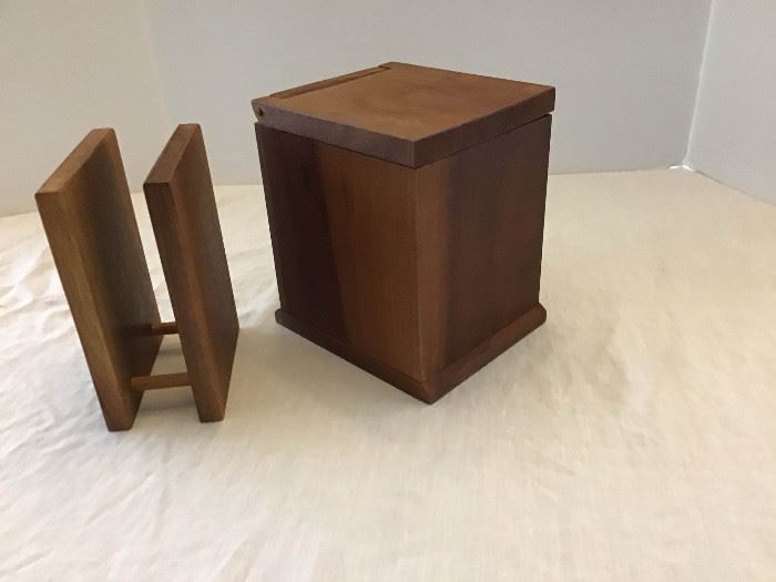 Handmade wooden items https://ctbids.com/#!/description/share/135668