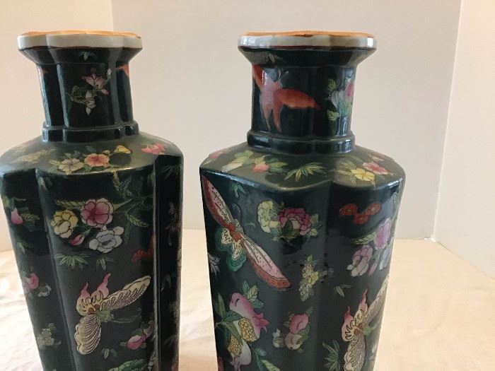 Decorative ceramic vases https://ctbids.com/#!/description/share/135675